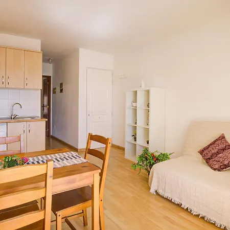 Апартаменты Private Terrace House With Wifi Коста Калма