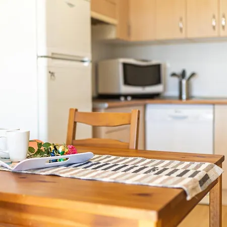 Private Terrace House With Wifi * 코스타카르마