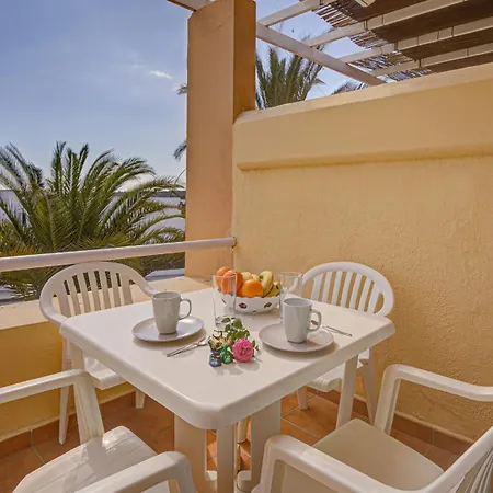 Private Terrace House With Wifi 코스타카르마